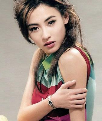 女明星颜值比拼，谁是大自然最美的舞台之星？